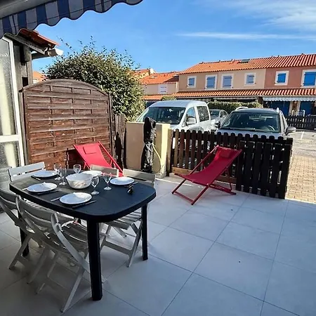 펜션 House For 5 With Air Conditioning, Parking & Terrace *