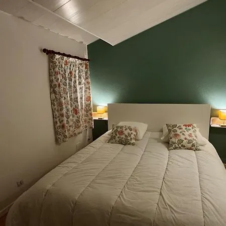 펜션 House For 5 With Air Conditioning, Parking & Terrace *