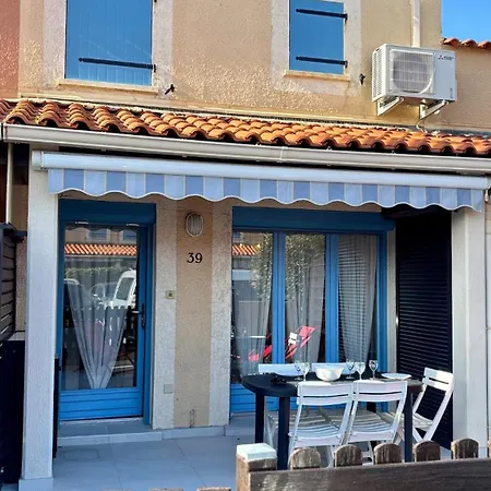 펜션 House For 5 With Air Conditioning, Parking & Terrace *