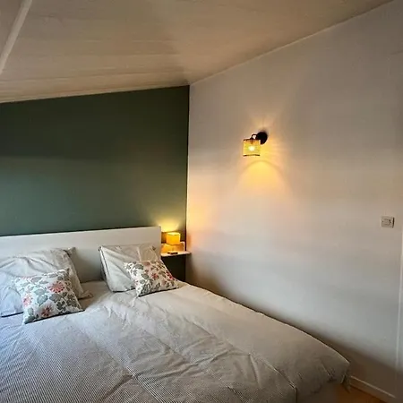 House For 5 With Air Conditioning, Parking & Terrace 펜션