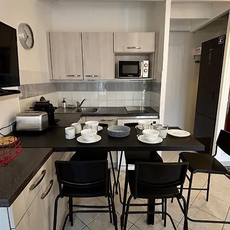 House For 5 With Air Conditioning, Parking & Terrace Nyaraló Frontignan