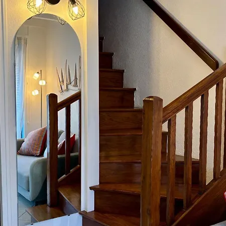 House For 5 With Air Conditioning, Parking & Terrace Hébergement de vacances